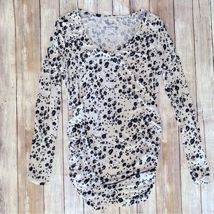 3/$15⭐️ Motherhood Maternity Black and White Long Sleeve with Ruching Size S